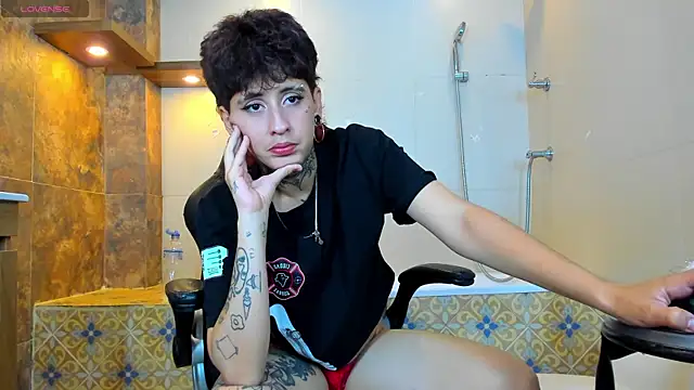 Snapshot of Ethan_lennox chatting on October 21, 2025, 3:35 pm Ethan lennox online show from October 21, 2025, 3:35 pm