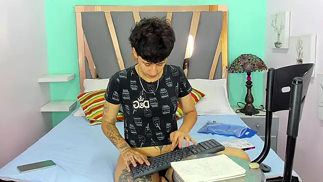 Ethan lennox online show from December 2, 2025, 8:15 pm