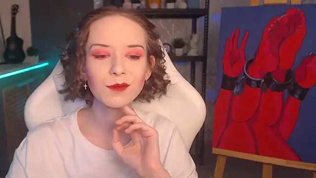 Snapshot of FascinatingEyess chatting on September 28, 2025, 6:46 pm FascinatingEyess online show from September 28, 2025, 6:46 pm