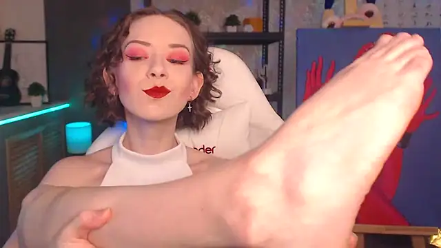 FascinatingEyess online show from February 16, 2026, 11:06 am