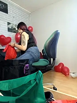 elizatexx online show from February 24, 2025, 9:20 pm