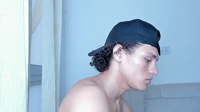 Snapshot of laurent_nova chatting on January 28, 2025, 10:23 pm laurent nova online show from January 28, 2025, 10:23 pm