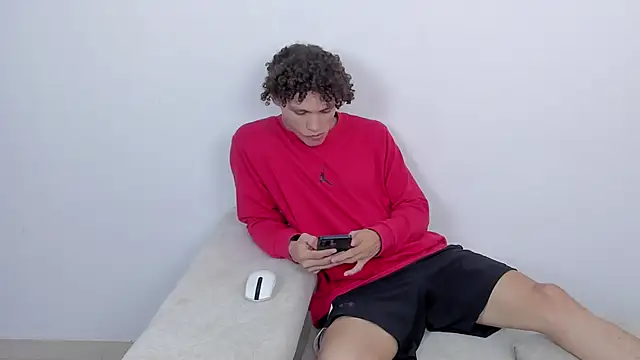 Snapshot of laurent_nova chatting on March 20, 2025, 6:42 pm laurent nova online show from March 20, 2025, 6:42 pm