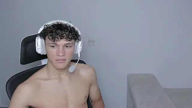 Snapshot of laurent_nova chatting on September 14, 2025, 8:30 pm laurent nova online show from September 14, 2025, 8:30 pm