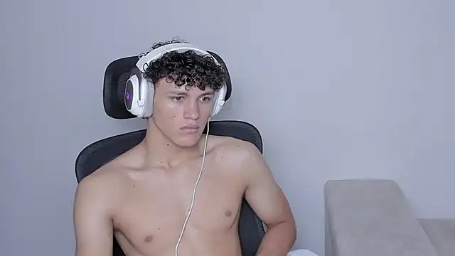 Snapshot of laurent_nova chatting on September 23, 2025, 7:17 pm laurent nova online show from September 23, 2025, 7:17 pm