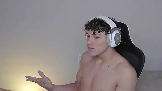 Snapshot of laurent_nova chatting on October 19, 2025, 2:50 pm laurent nova online show from October 19, 2025, 2:50 pm