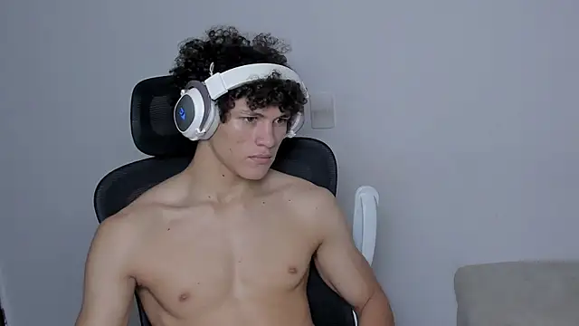 Snapshot of laurent_nova chatting on November 8, 2025, 8:03 am laurent nova online show from November 8, 2025, 8:03 am