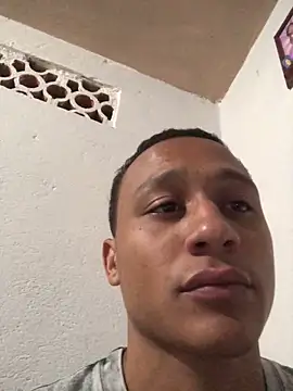 Snapshot of thomasjones_ chatting on November 19, 2025, 12:54 am thomasjones online show from November 19, 2025, 12:54 am