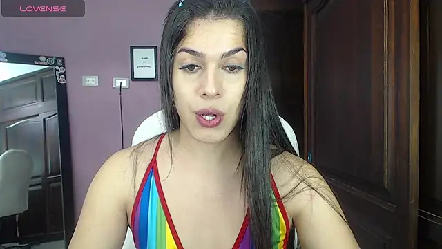 Snapshot of Luciana_Ortiz1 chatting on March 5, 2025, 4:46 pm Luciana Ortiz1 online show from March 5, 2025, 4:46 pm