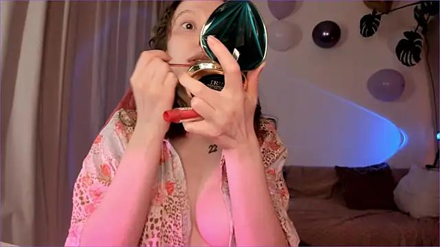 Viktoria Oliverr online show from November 10, 2025, 3:22 pm