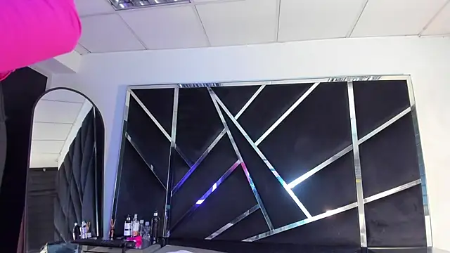 Ivanna18 x online show from October 17, 2025, 3:31 am