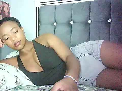 Cryaluna online show from May 21, 2026, 5:58 am