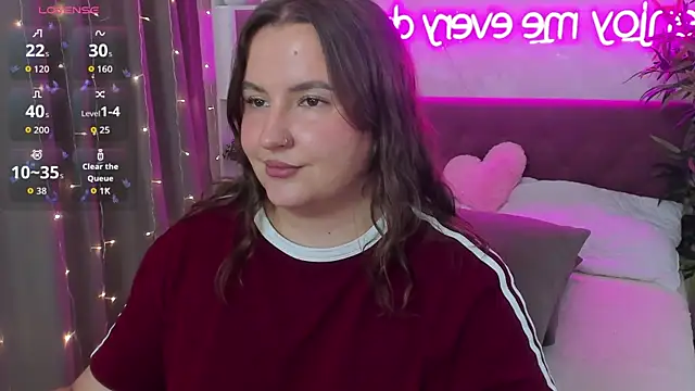 Snapshot of FeralPeach chatting on July 9, 2026, 6:06 am FeralPeach online show from July 9, 2026, 6:06 am