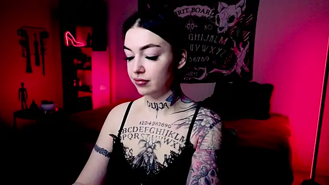 Magic Allie online show from April 5, 2026, 7:44 pm