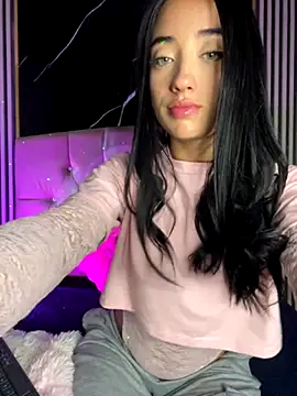 Ady 18 online show from October 2, 2025, 7:21 pm