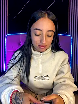 Ady 18 online show from October 8, 2025, 9:23 pm