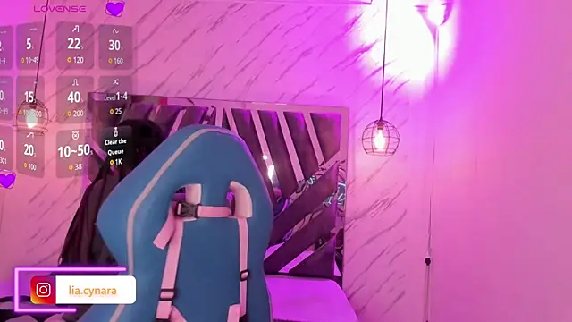 Queen perla  online show from October 7, 2025, 12:24 pm