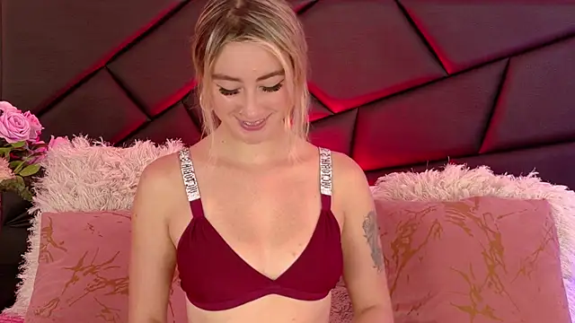 MaryDeniro online show from December 21, 2025, 3:08 pm