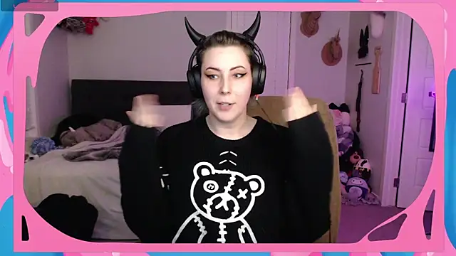 Snapshot of CirqueNoirBlu chatting on October 3, 2025, 3:14 am CirqueNoirBlu online show from October 3, 2025, 3:14 am