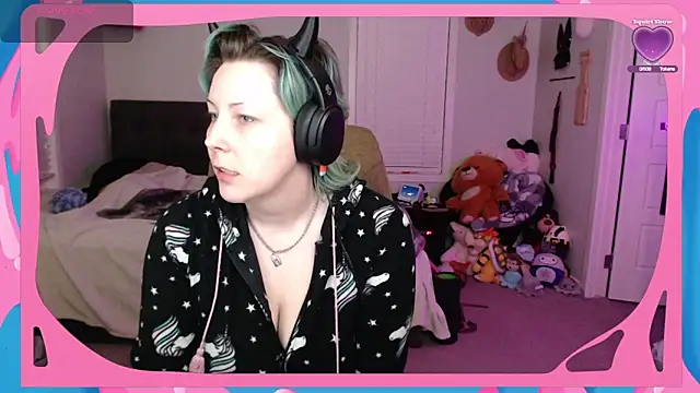 Snapshot of CirqueNoirBlu chatting on October 8, 2025, 2:53 am CirqueNoirBlu online show from October 8, 2025, 2:53 am