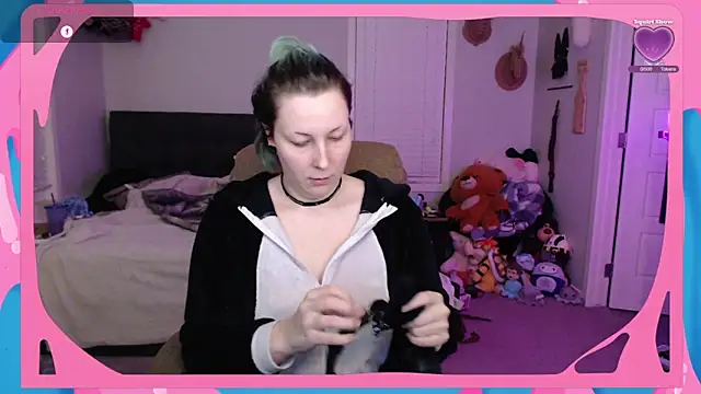 Snapshot of CirqueNoirBlu chatting on October 10, 2025, 3:38 am CirqueNoirBlu online show from October 10, 2025, 3:38 am