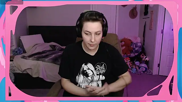 Snapshot of CirqueNoirBlu chatting on October 17, 2025, 4:04 am CirqueNoirBlu online show from October 17, 2025, 4:04 am