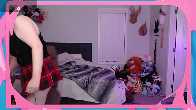 Snapshot of CirqueNoirBlu chatting on October 21, 2025, 3:18 am CirqueNoirBlu online show from October 21, 2025, 3:18 am