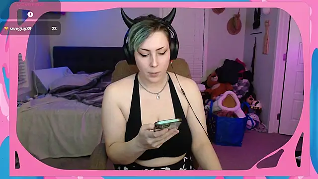 Snapshot of CirqueNoirBlu chatting on November 5, 2025, 2:55 am CirqueNoirBlu online show from November 5, 2025, 2:55 am