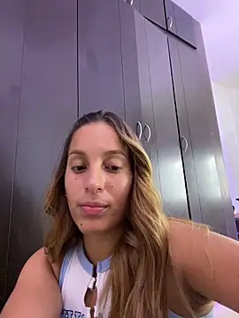 Snapshot of Agnescruzz chatting on January 18, 2026, 6:34 pm Agnescruzz online show from January 18, 2026, 6:34 pm