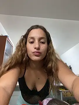 Snapshot of Agnescruzz chatting on March 3, 2026, 7:42 pm Agnescruzz online show from March 3, 2026, 7:42 pm