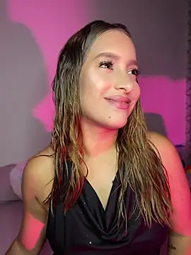 Agnescruzz online show from June 18, 2026, 4:24 am