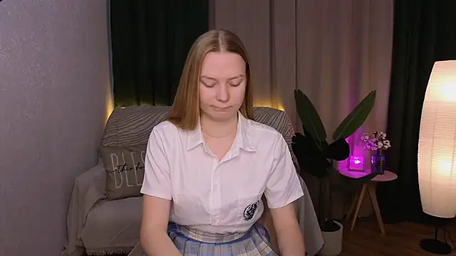 CarolynCohen   online show from February 27, 2025, 2:10 am