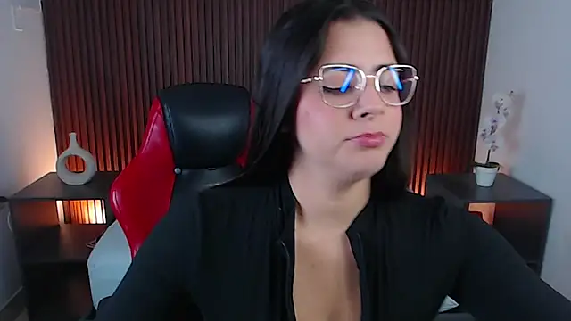 lizowenn  online show from January 29, 2025, 12:13 pm