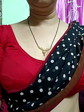 Rosy-B online show from April 22, 2026, 10:33 pm