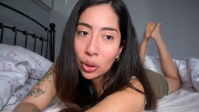 LorenaAnderson online show from April 9, 2026, 9:26 am