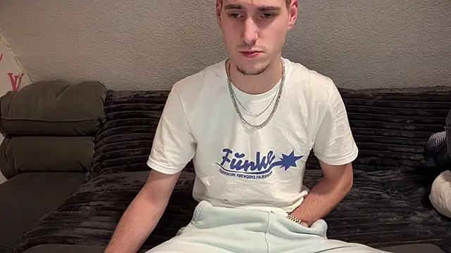 Cookieboy88 online show from December 18, 2024, 6:35 pm