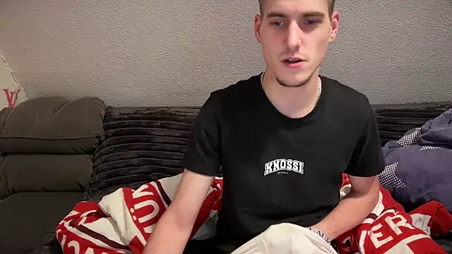 Cookieboy88 online show from December 19, 2024, 9:49 pm