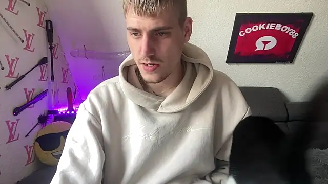 Cookieboy88 online show from April 16, 2026, 7:09 am