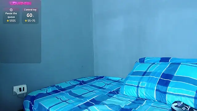 Snapshot of blue_violette_ chatting on February 4, 2025, 4:50 pm blue violette online show from February 4, 2025, 4:50 pm