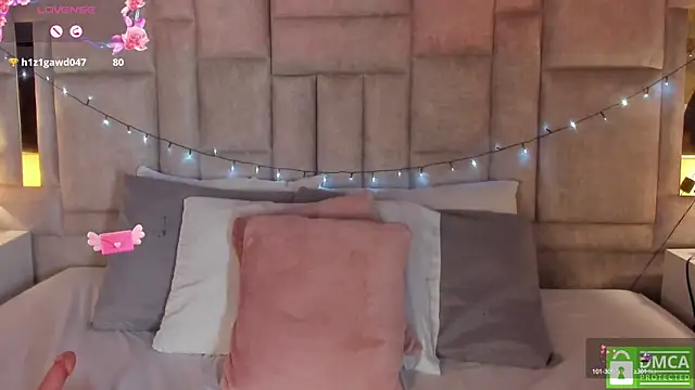 Snapshot of SofiScott_ chatting on January 14, 2025, 9:20 pm SofiScott online show from January 14, 2025, 9:20 pm