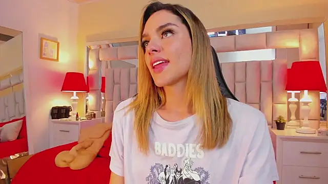 mariiahneedles online show from January 3, 2025, 10:29 pm