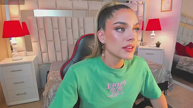 mariiahneedles online show from February 7, 2025, 9:26 pm