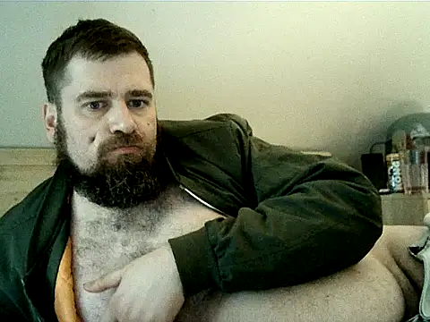 Snapshot of machobear87 chatting on February 28, 2026, 9:16 pm machobear87 online show from February 28, 2026, 9:16 pm