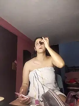 Catalinacandela online show from April 23, 2026, 7:05 pm