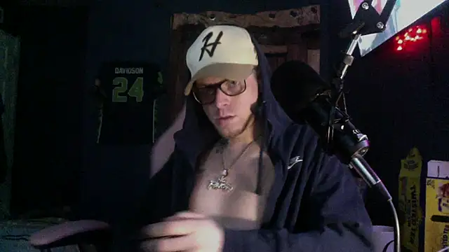 traejddd online show from June 3, 2026, 8:36 pm