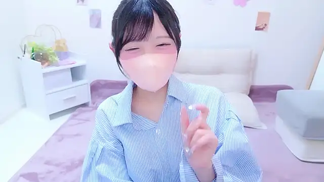 Snapshot of Suzu_ch_xx chatting on August 7, 2026, 1:35 pm Suzu ch xx online show from August 7, 2026, 1:35 pm
