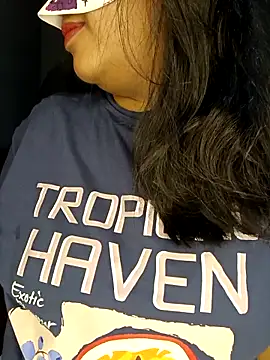 Snapshot of Loveshash1 chatting on October 31, 2025, 10:49 am Loveshash1 online show from October 31, 2025, 10:49 am