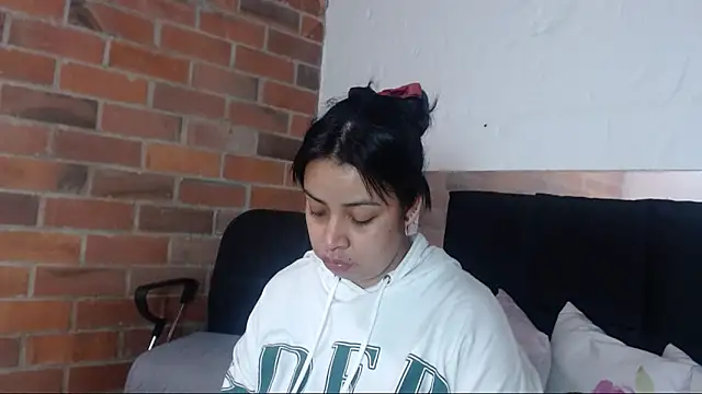 salome  hills1 online show from February 7, 2025, 5:29 pm