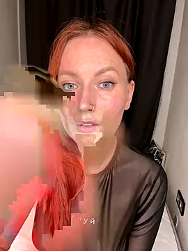 Snapshot of EmmaWarren chatting on September 23, 2025, 5:05 pm EmmaWarren online show from September 23, 2025, 5:05 pm