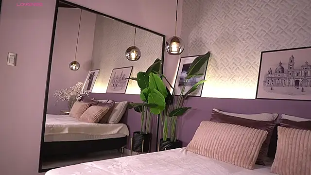 IzzyWild online show from March 28, 2026, 10:48 am